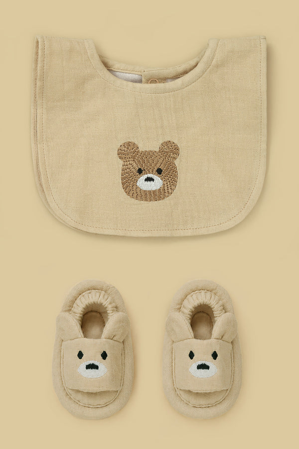 Bear Embroidered Muslin Baby Gift Set (Bib, Sandal)